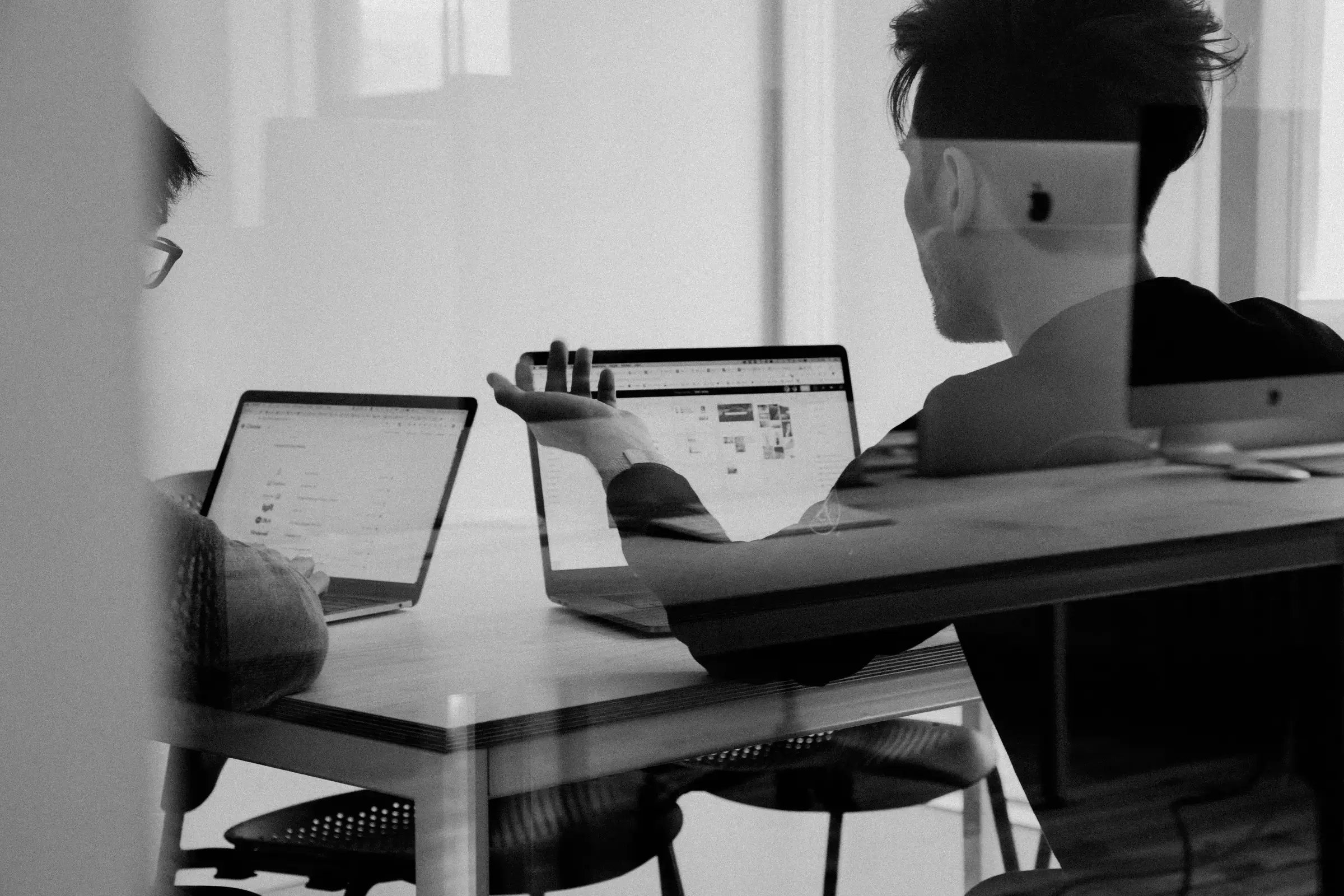 Cómo Hacer una Factura profesional: Guía Paso a Paso [con Ejemplos]